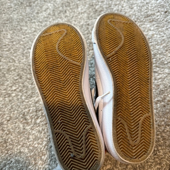 Women’s Nike Blazer - Picture 5 of 5